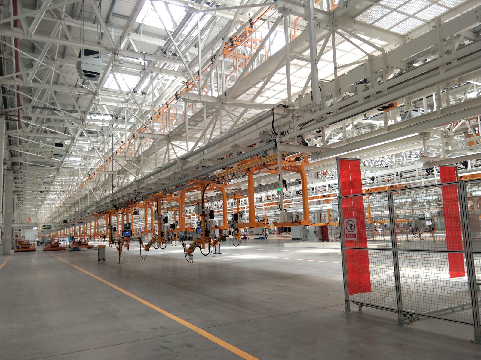 heating a vehicle workshop and automotive plant with Mycond OXA units