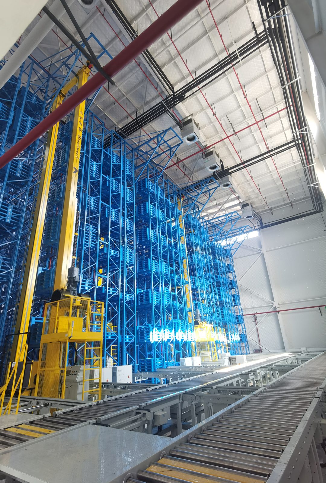 climate control in a pharmaceutical warehouse — Mycond OXA units with dehumidification