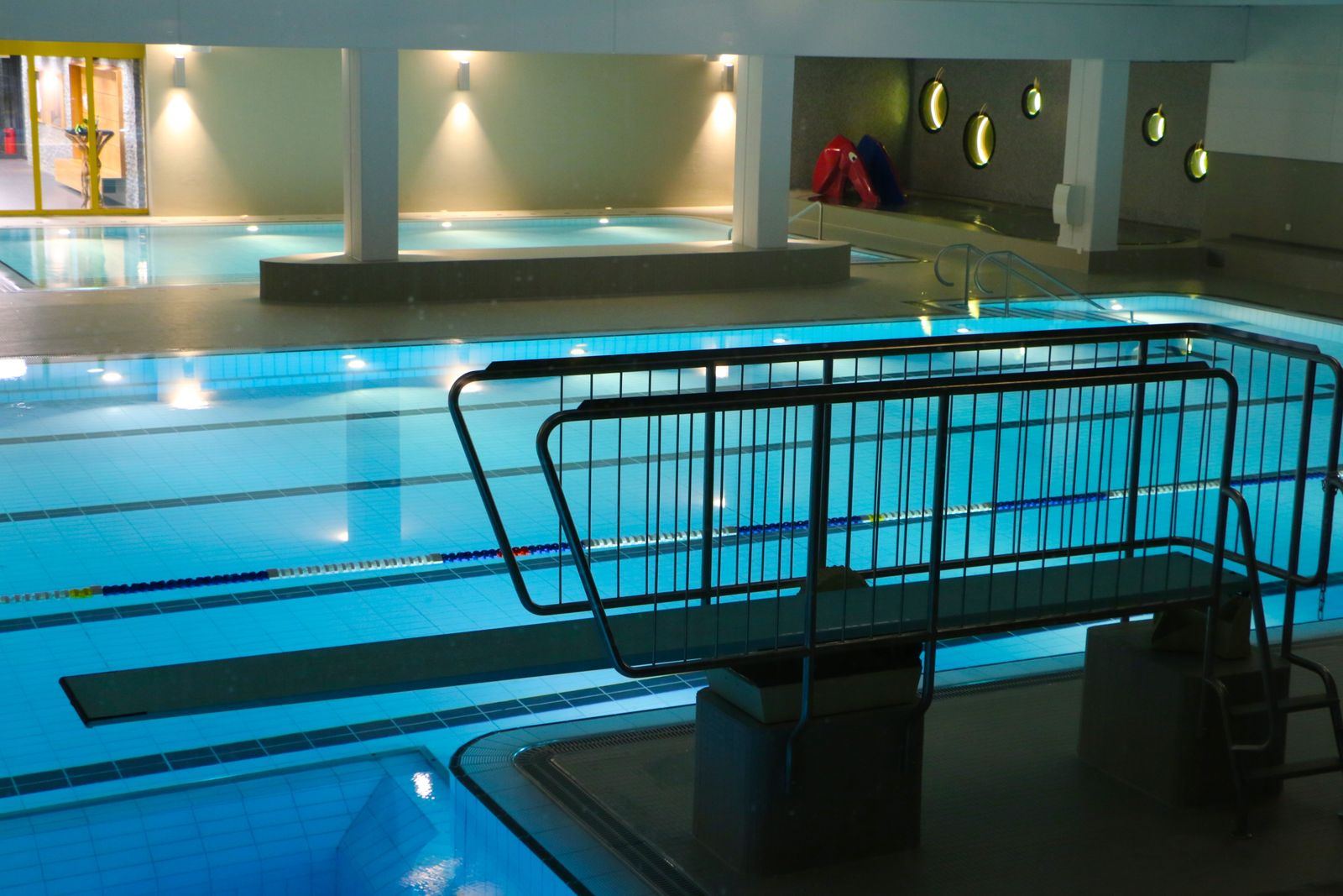 Dehumidification for swimming pools — Mycond OXA solutions