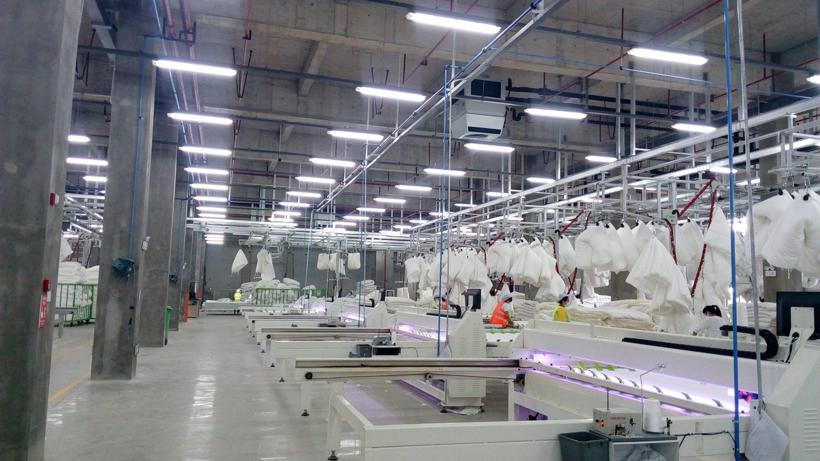 heating and humidifying a textile workshop with OXA units