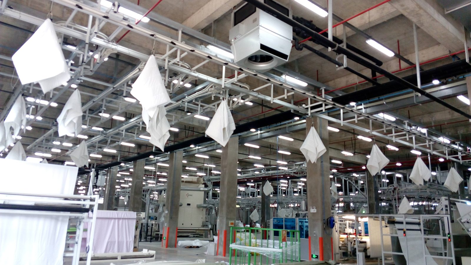 heating and humidifying a textile workshop with OXA units